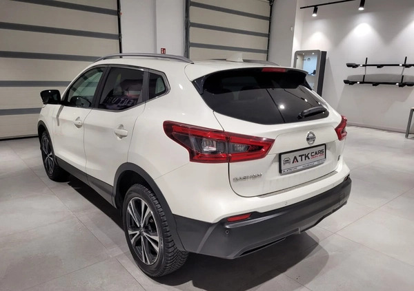 Nissan Qashqai cena 65900 przebieg: 123000, rok produkcji 2017 z Piastów małe 106